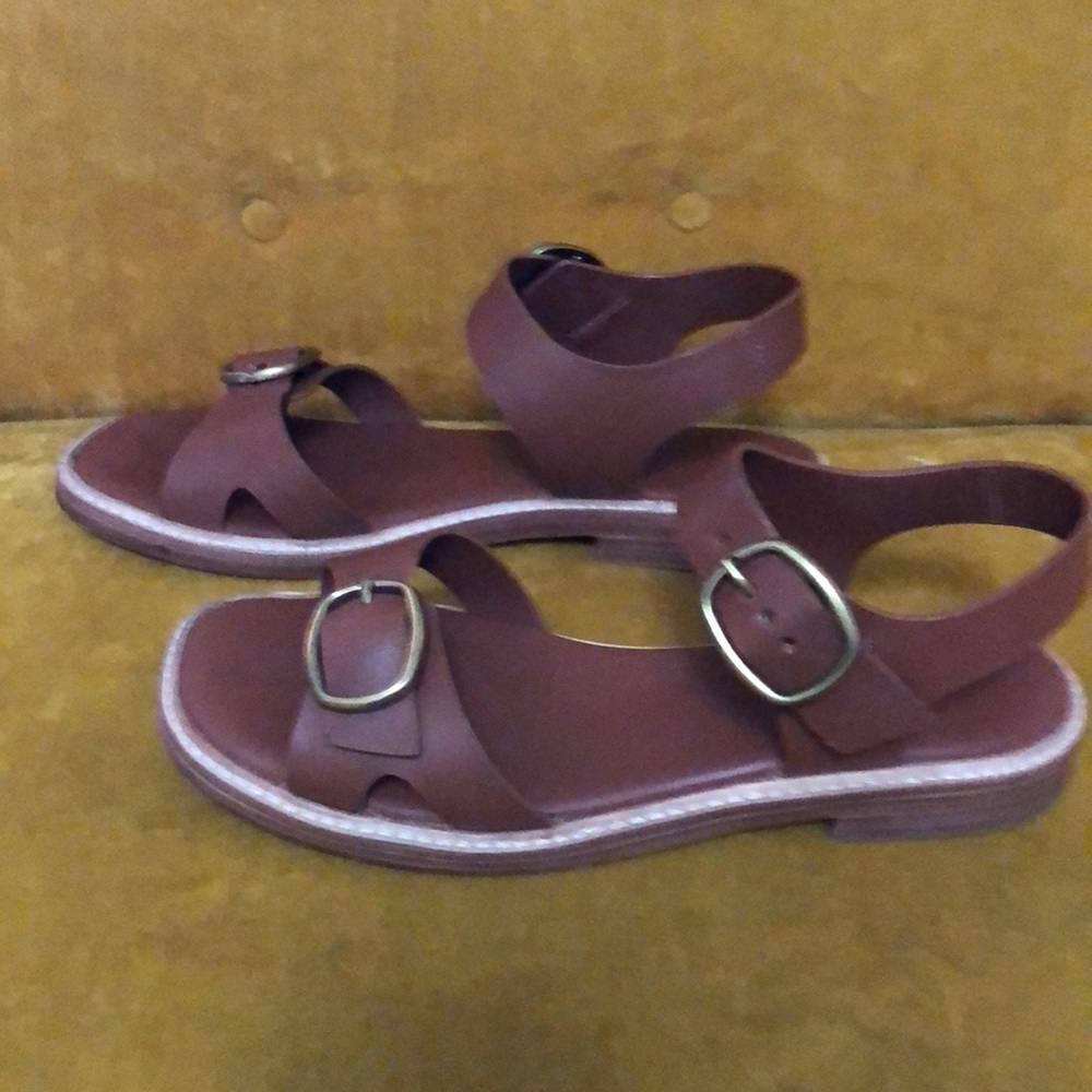 Everlane sandals
